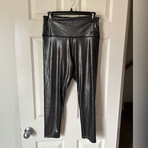 VS Pink Leggings. Size large. Worn once. Fun shimmer to them. Great workout gear